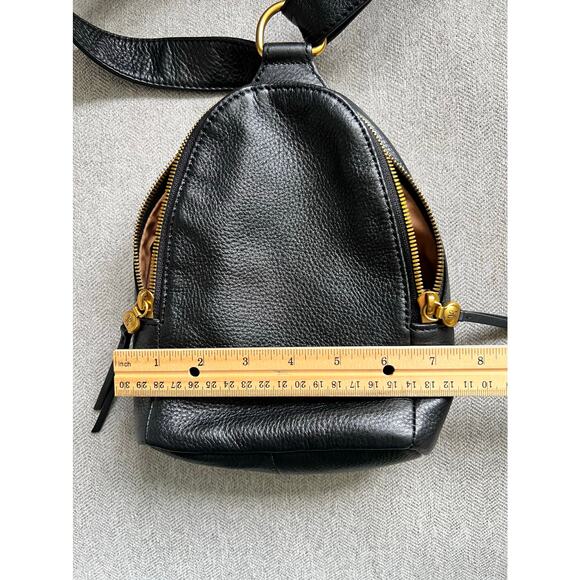 Hobo Fern Sling Bag Crossbody Adjustable Black Pebble Leather Brass Hardware - Picture 10 of 15
